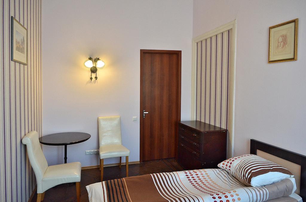 Griboedov Hostel & Suites Tbilisi Ngoại thất bức ảnh