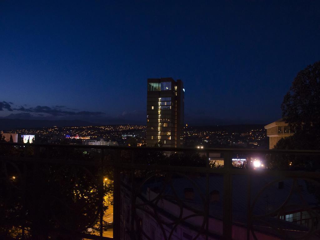 Griboedov Hostel & Suites Tbilisi Ngoại thất bức ảnh