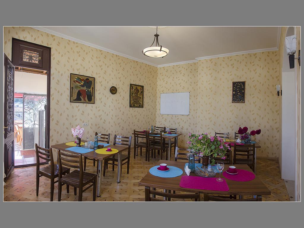 Griboedov Hostel & Suites Tbilisi Ngoại thất bức ảnh