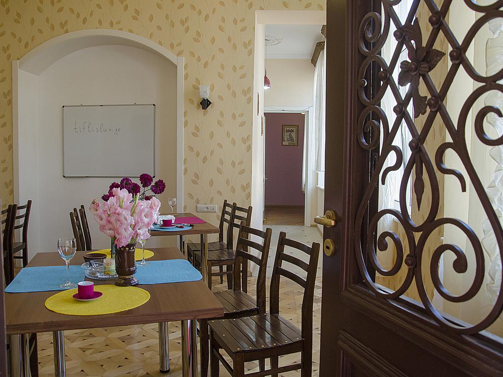 Griboedov Hostel & Suites Tbilisi Ngoại thất bức ảnh