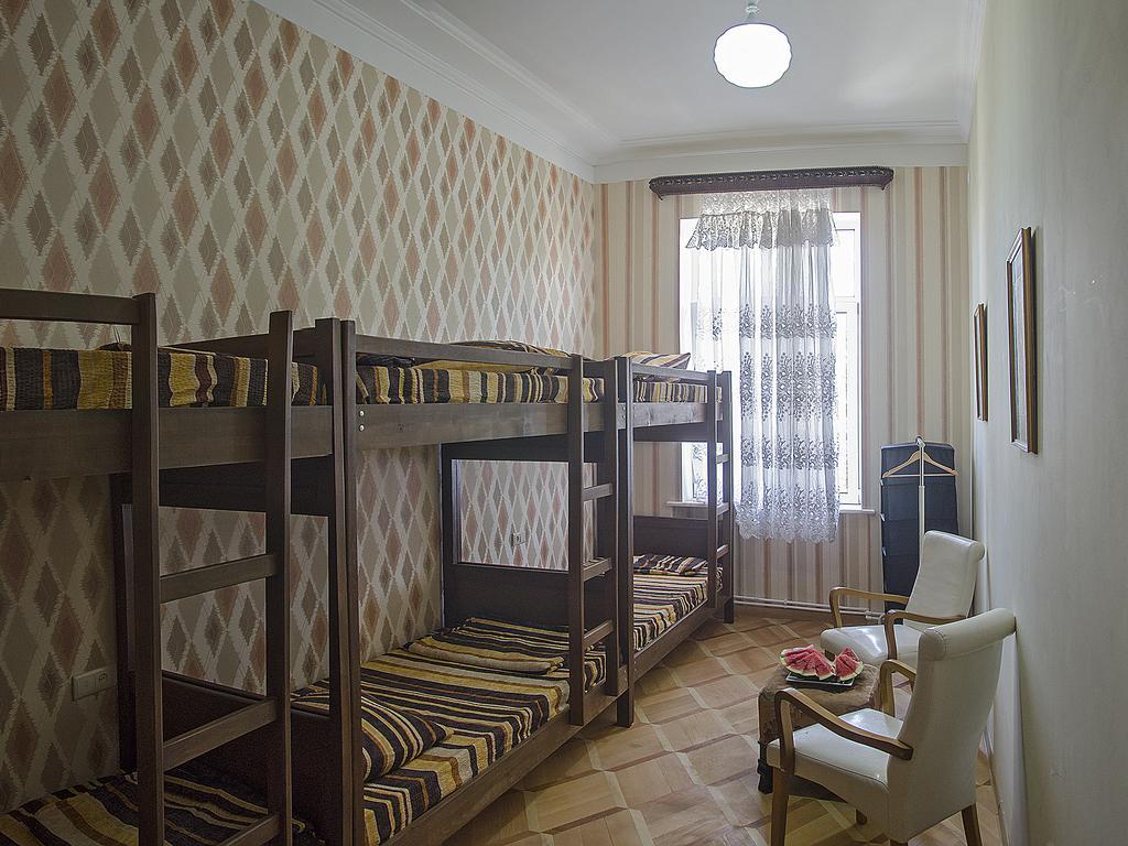 Griboedov Hostel & Suites Tbilisi Ngoại thất bức ảnh