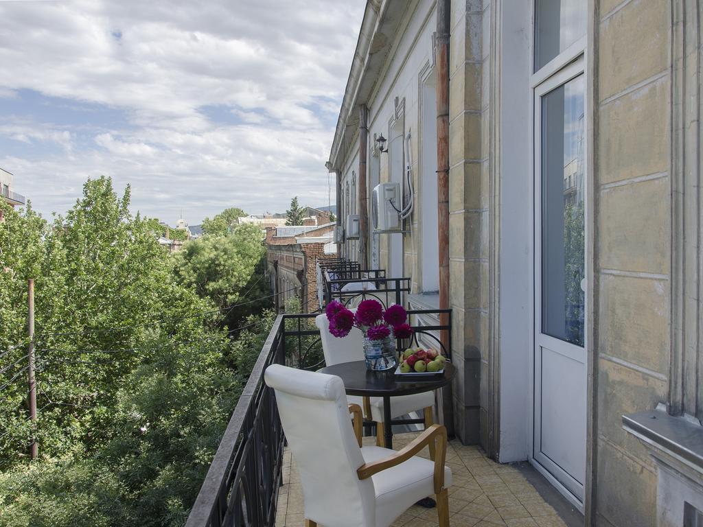 Griboedov Hostel & Suites Tbilisi Ngoại thất bức ảnh