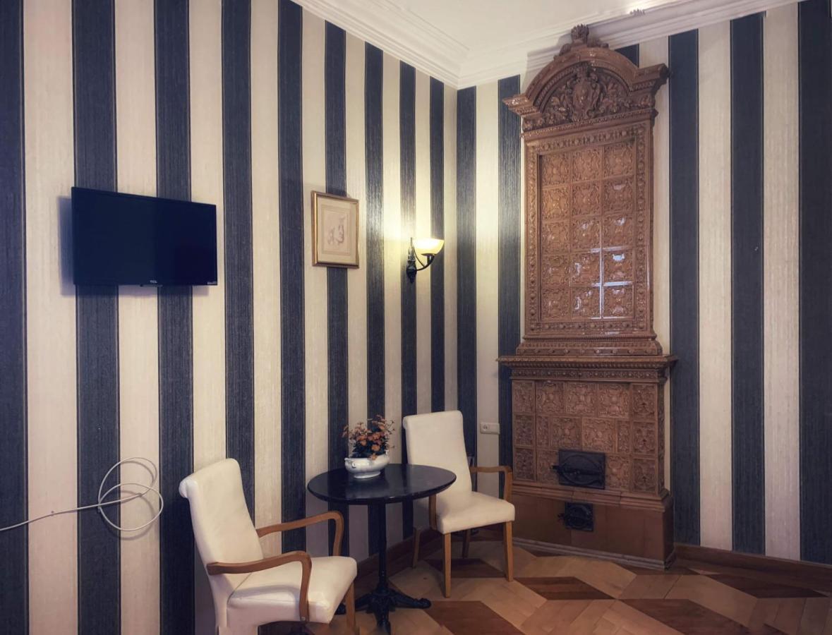 Griboedov Hostel & Suites Tbilisi Ngoại thất bức ảnh