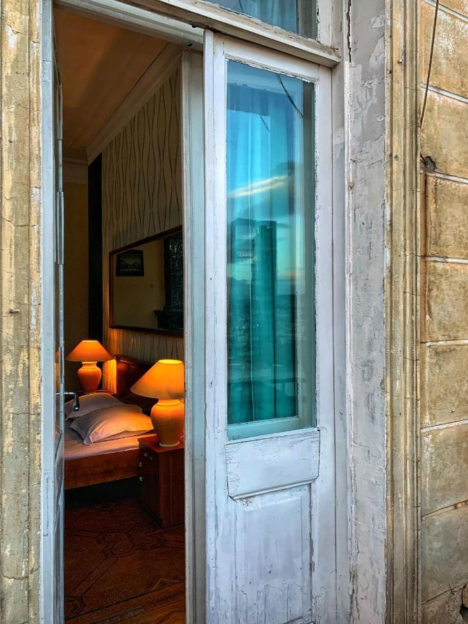 Griboedov Hostel & Suites Tbilisi Ngoại thất bức ảnh