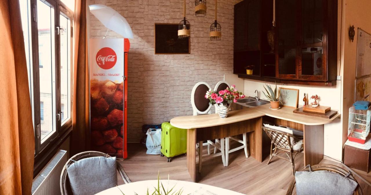 Griboedov Hostel & Suites Tbilisi Ngoại thất bức ảnh
